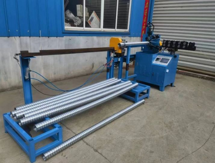 Màquina de fabricació de conductes d'acer corrugat de post-tensió