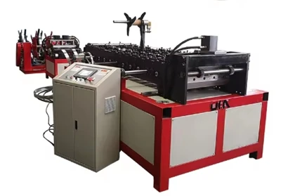 Màquina de fabricació de conformació de connectors flexibles